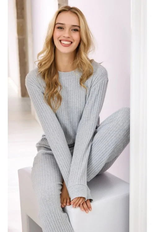 Gerippter Rundhals-Pyjama der Serie JADEA von Sacher