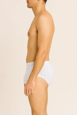 Slip homme en coton à carreaux sur fond blanc