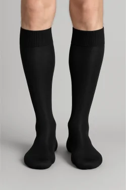 Lange Herrensocken aus schottischem Garn und Nylon