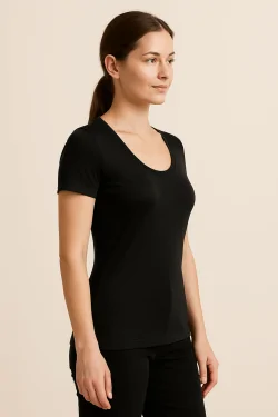 Women's short-sleeved sweater in virgin wool with satin trim - elegant and warm