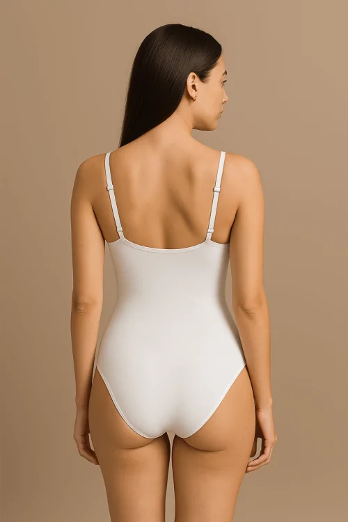 Formgebender Body mit Bügeln aus atmungsaktivem Material – C-Cup