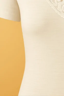 Pull à manches courtes en laine mélangée avec dentelle – Style et chaleur