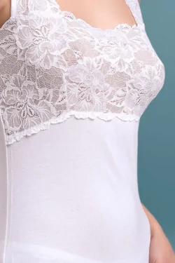 Canotta Donna con Spalla in Pizzo Elasticizzato – Elegante e Comoda