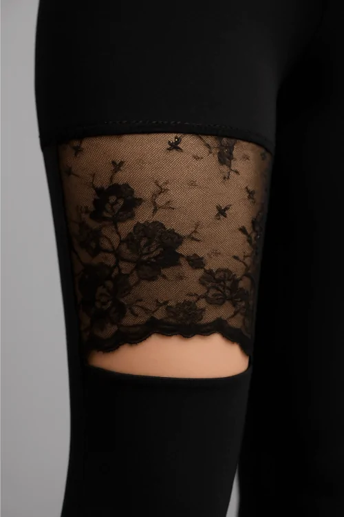 Cotton Leggings with Lace – Comfortable and Feminine