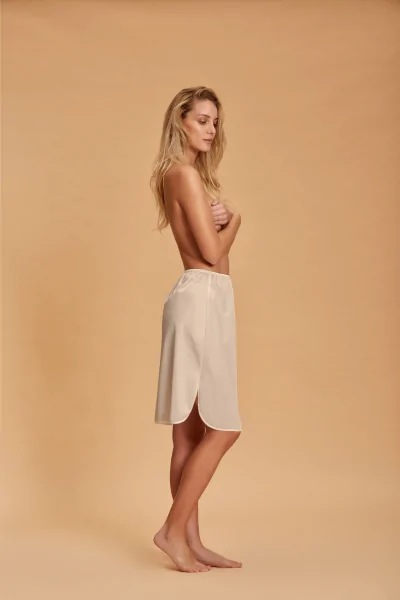 Jupon long – Idéal sous les robes transparentes