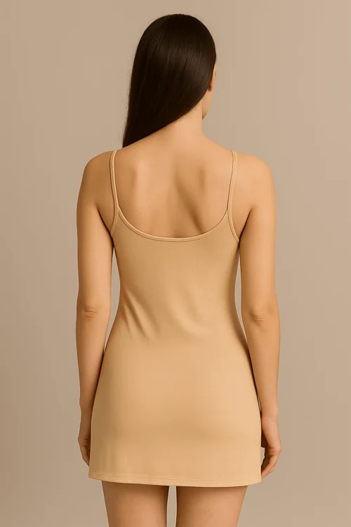 Camisola corta elástica: invisible bajo vestidos cortos