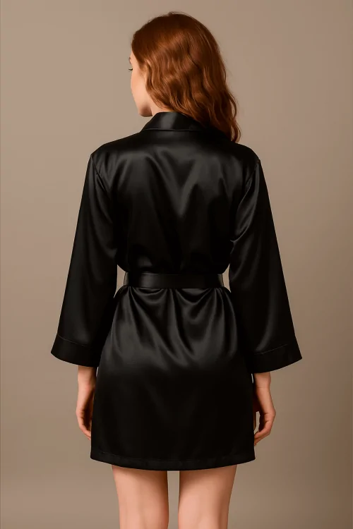 Satin Morgenmantel – elegant und raffiniert