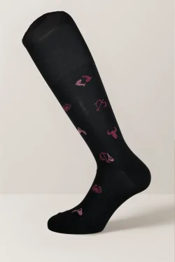 Lange Herrensocken aus Feinstrick – Komfort und Halt