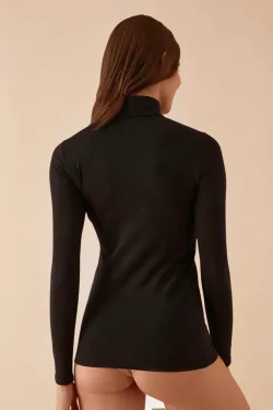 Maglia Dolcevita donna – calda e aderente in cotone