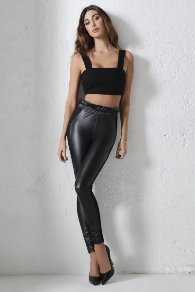 Leggings negros de cintura alta con efecto cuero para mujer