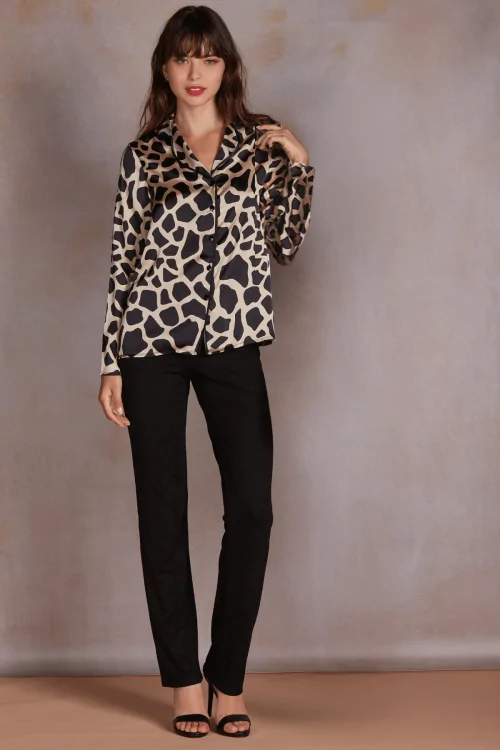 Pyjama élégant à imprimé animal pour femme – Style audacieux, confort fluide