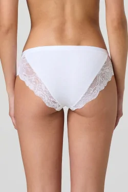 Braguitas de tiro bajo con encaje: ropa interior invisible y cómoda