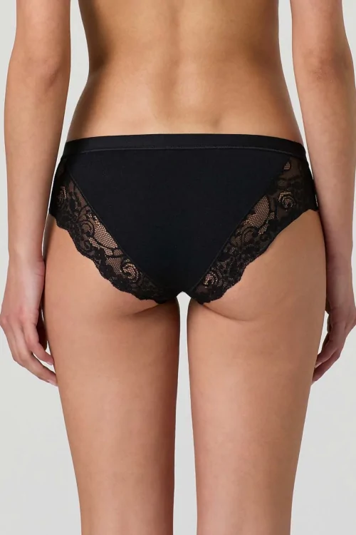 Braguitas de tiro bajo con encaje: ropa interior invisible y cómoda