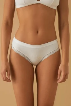 Slip con pizzo comodi – eleganti e invisibili