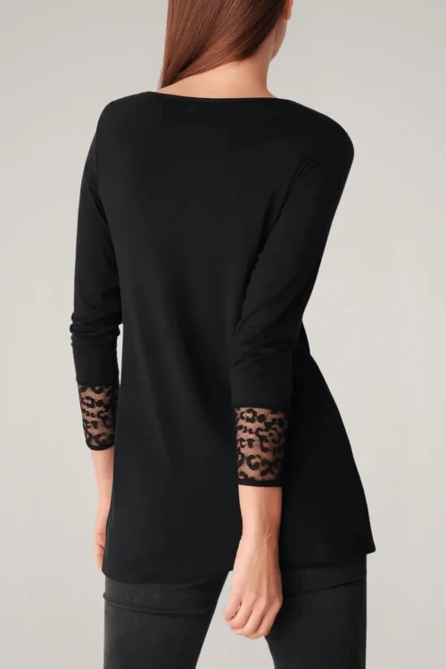 Eleganter Tüllpullover für Damen – fließender und ausdrucksstarker Stil