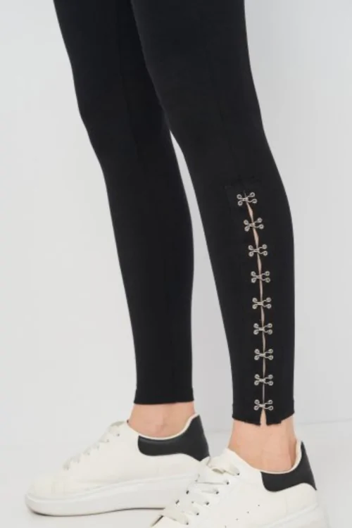 Elegante schwarze Leggings – abriebfest, mit glänzenden Details