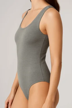 Body de hombros anchos – Elegancia y comodidad en micro modal