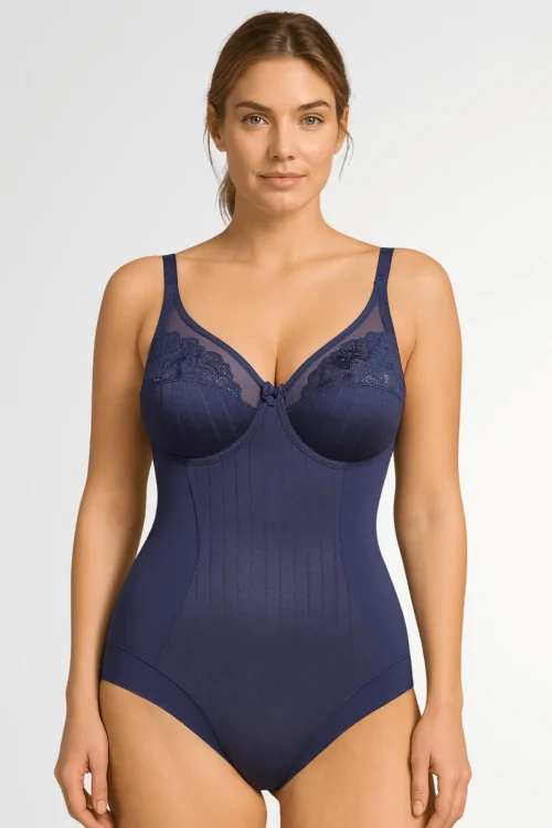 Body moldeador con aros y copa C – Efecto vientre plano