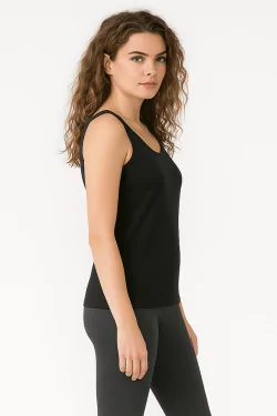 Camiseta de tirantes de algodón con hombros anchos – Suave y resistente al lavado