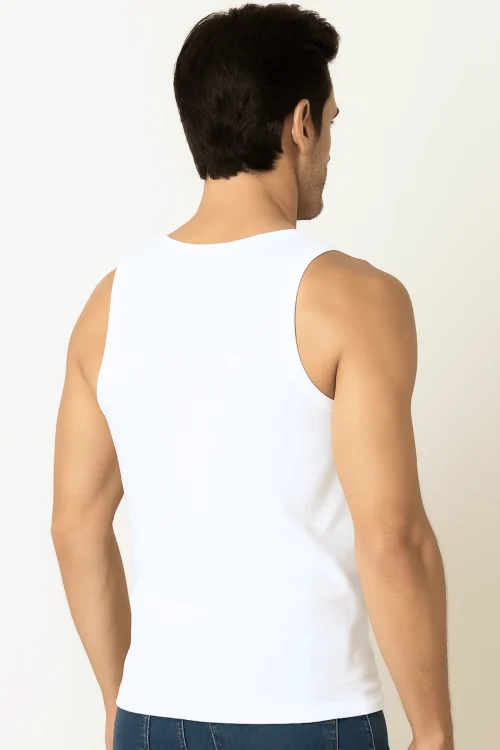 Camiseta sin mangas de bambú transpirable e invisible para hombre.