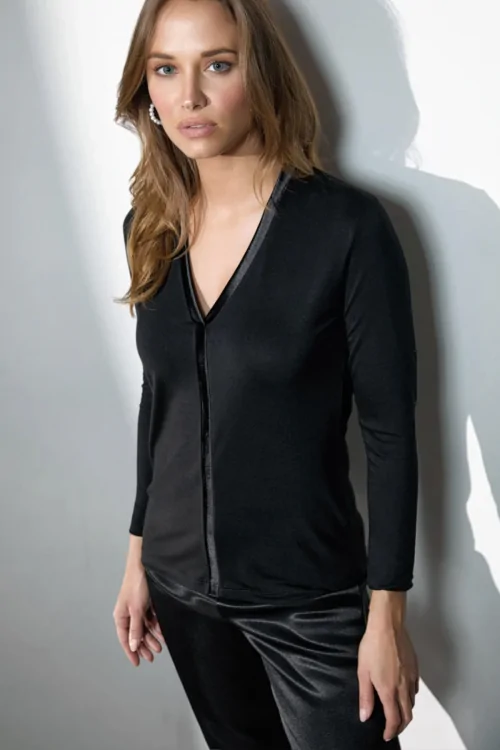 Pull élégant en satin à col en V pour femme