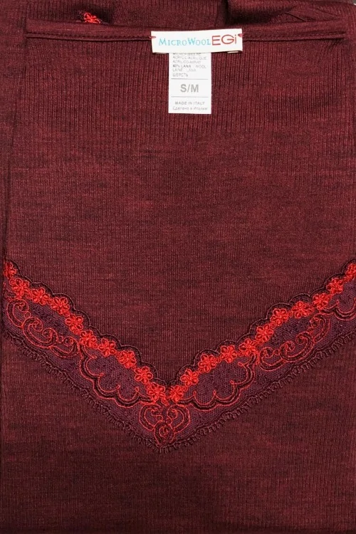 Maglia lana con scollo ricamato – Calda, non segna e raffinata