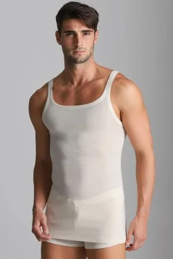 Woll-Tanktop mit schmalen Schultern – warm, dünn und figurbetont