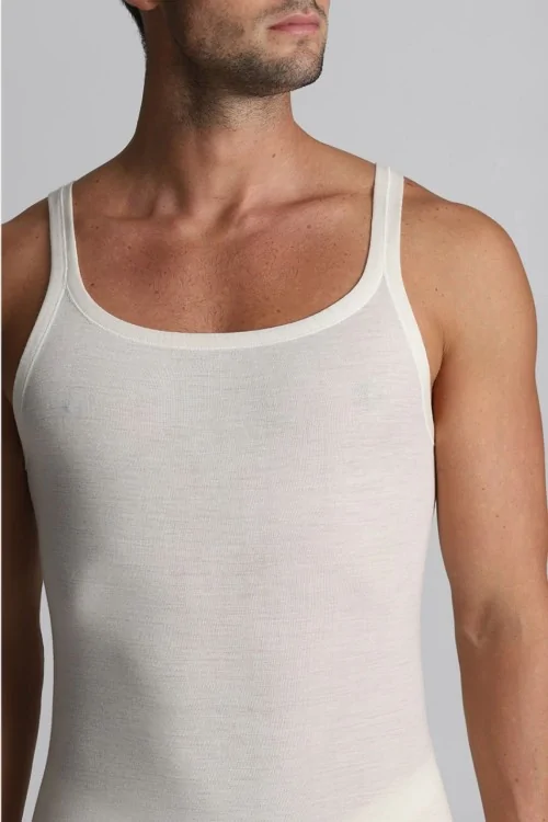 Wool Tank Top with Narrow Shoulders – Warm, Thin and Fitting