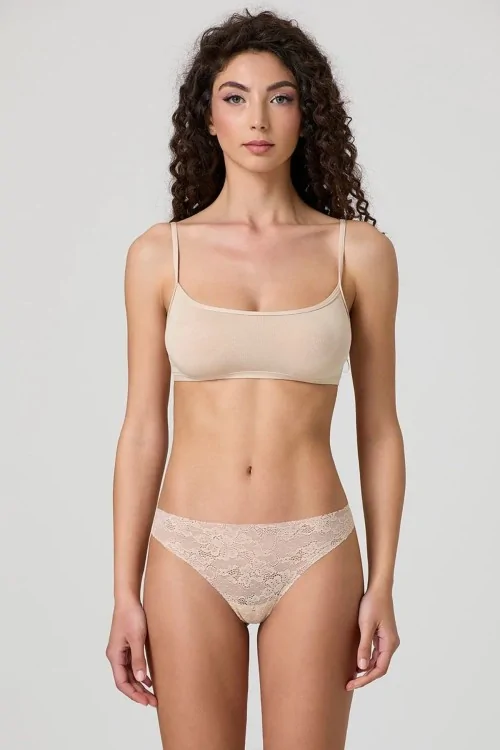 Culottes brésiliennes invisibles en dentelle qui ne se voient pas sous les vêtements