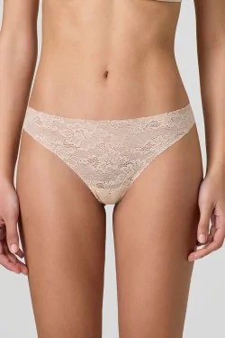Culottes brésiliennes invisibles en dentelle qui ne se voient pas sous les vêtements