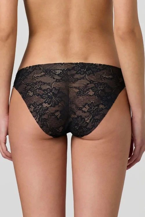 Culottes invisibles en dentelle qui ne marquent pas sous les vêtements