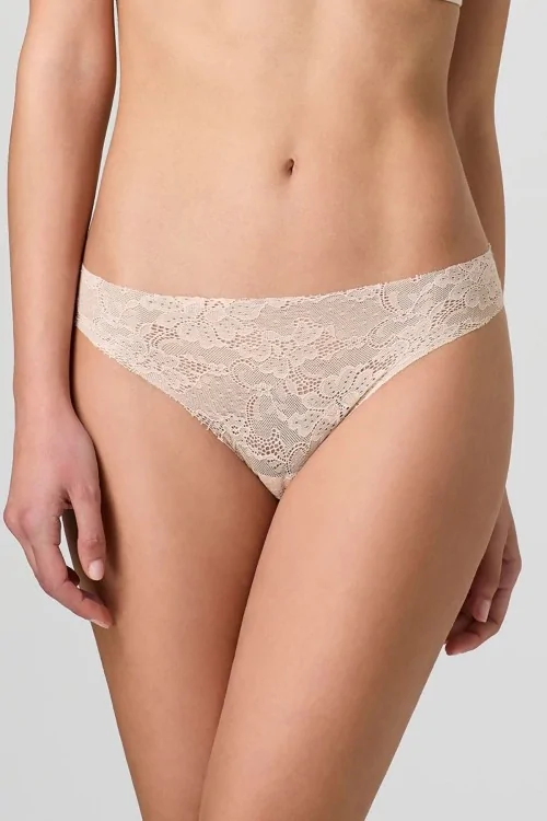 Culottes invisibles en dentelle qui ne marquent pas sous les vêtements