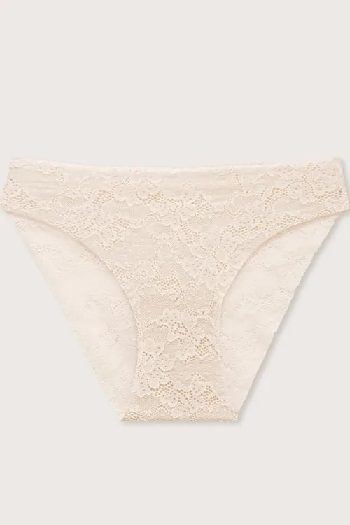 Culottes invisibles en dentelle qui ne marquent pas sous les vêtements