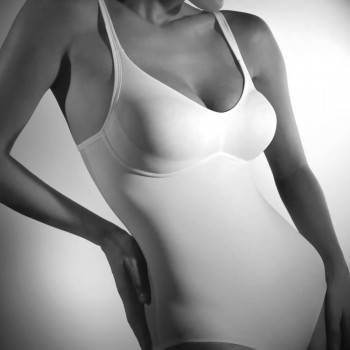 Lycra bodysuit GIOS smooth modeler without underwire art....
